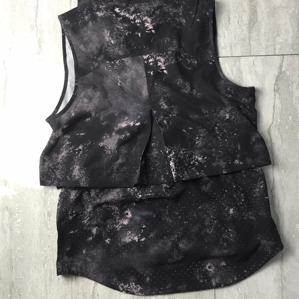 Set:Nanette Lepore Sleeveless Layer Vest - Picture 15 of 16